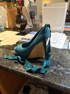 Jennifer Lopez Teal Lace-Up Peep-Toe Wedge Heels